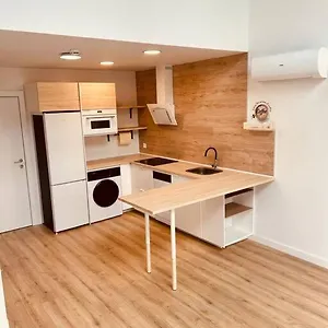 https://loft-007-con-jardin-piscina-garaje-y-netflix.besthotelstoledo.com