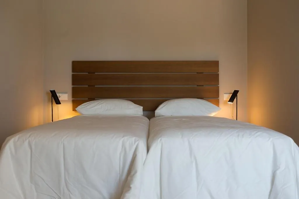 Chacon Apartments & Suites エステポナ