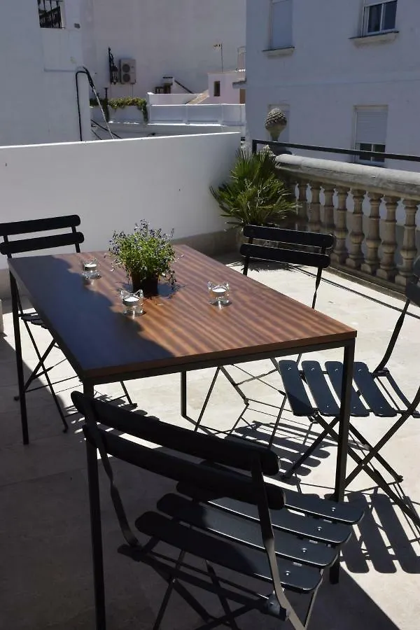 Chacon Apartments & Suites エステポナ