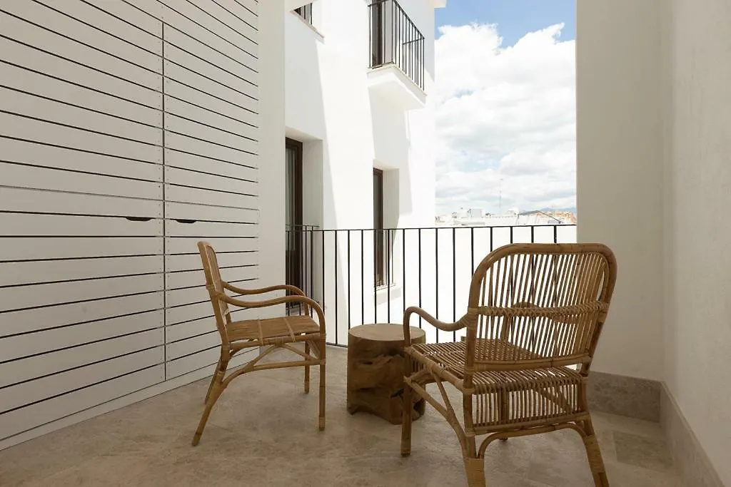 Chacon Apartments & Suites エステポナ 0*,