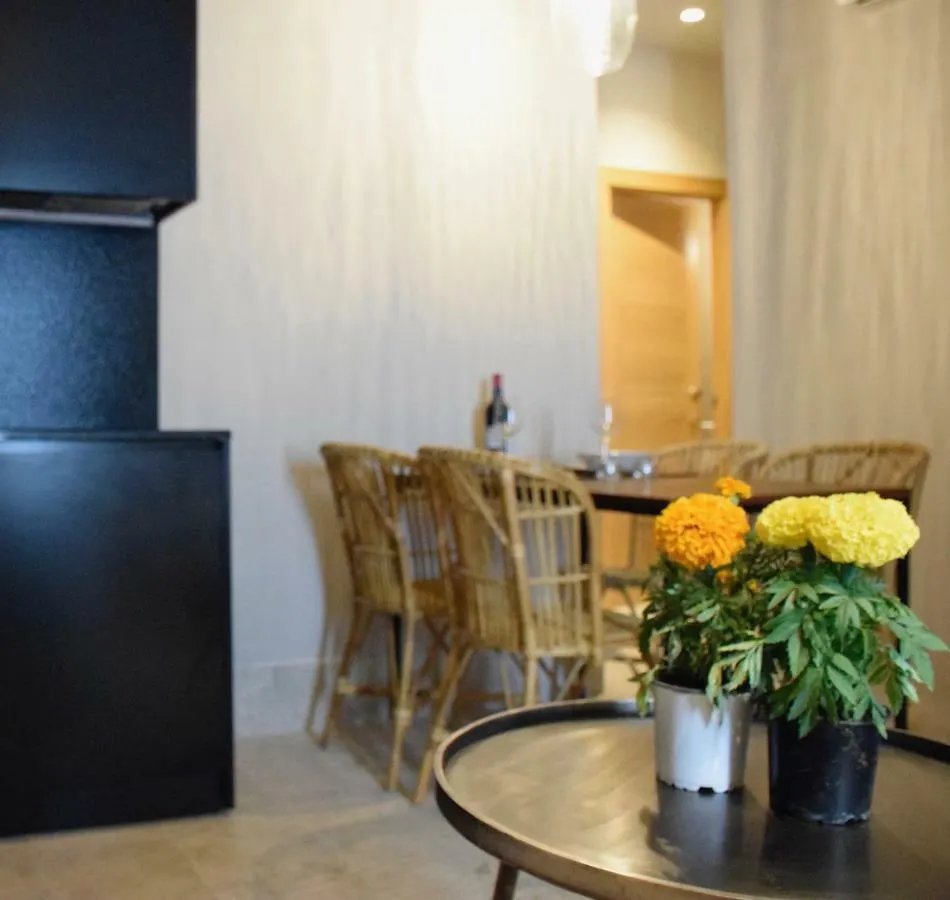 Chacon Apartments & Suites エステポナ スペイン