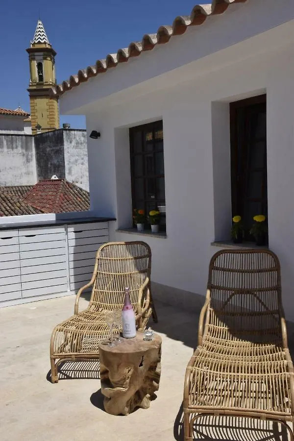 Chacon Apartments & Suites エステポナ