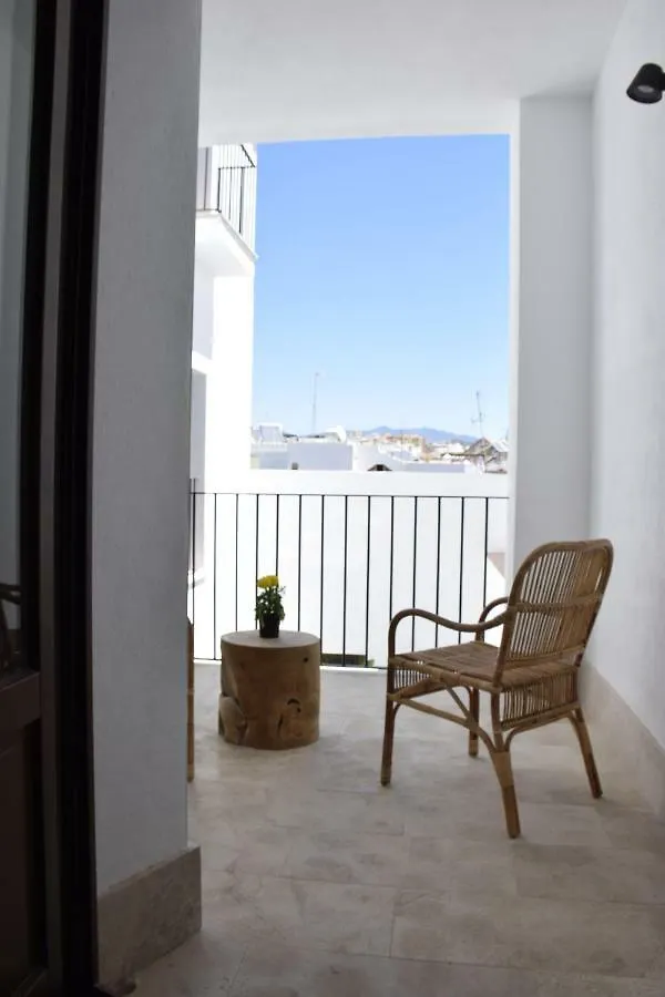 Chacon Apartments & Suites エステポナ